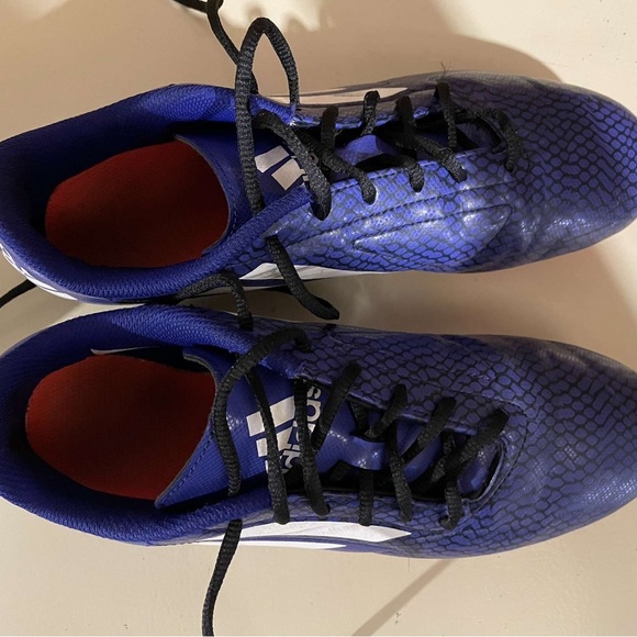 Beautiful good condition adidas soccer shoes! - Picture 2 of 4